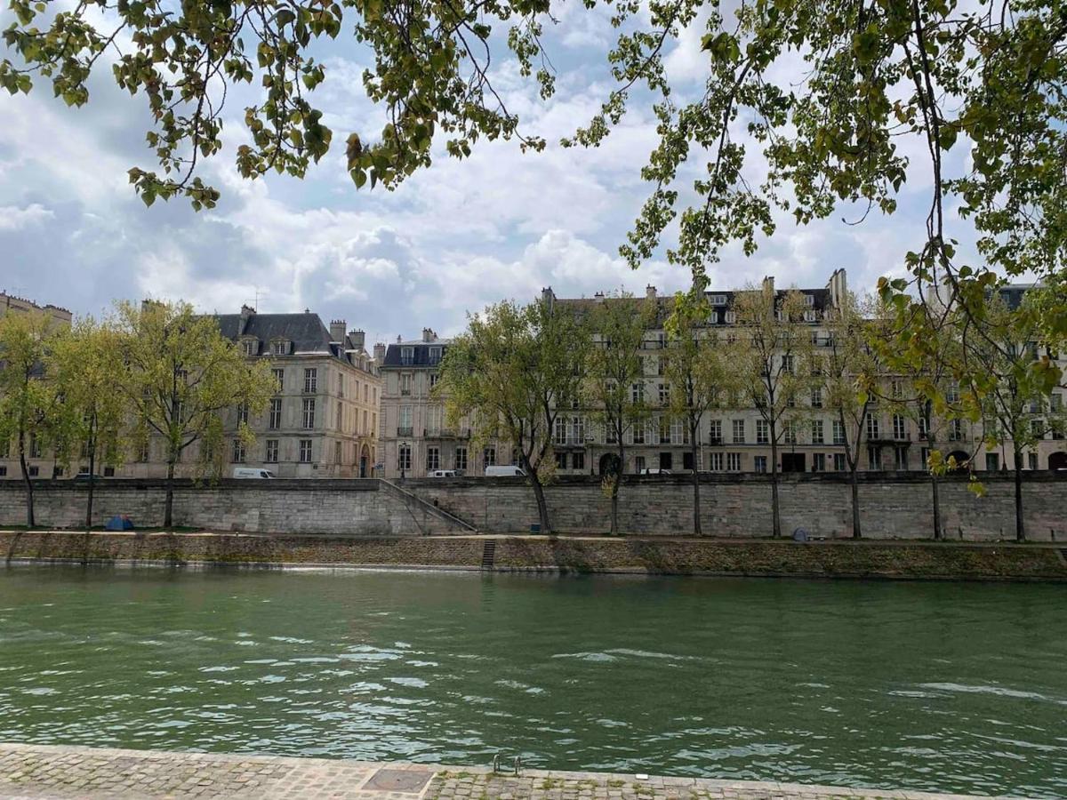 By The Seine River Apartment *